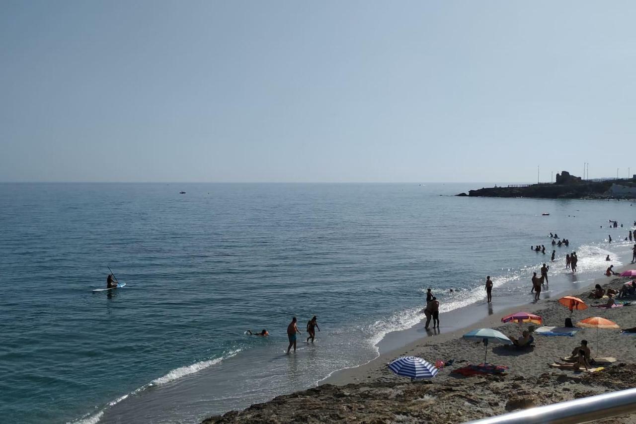 Nerja Gaviota Holidays Piscina Y Playa Luaran gambar