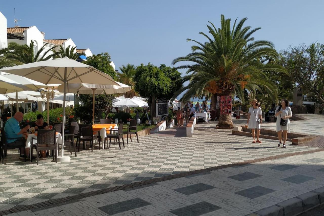 Nerja Gaviota Holidays Piscina Y Playa Luaran gambar