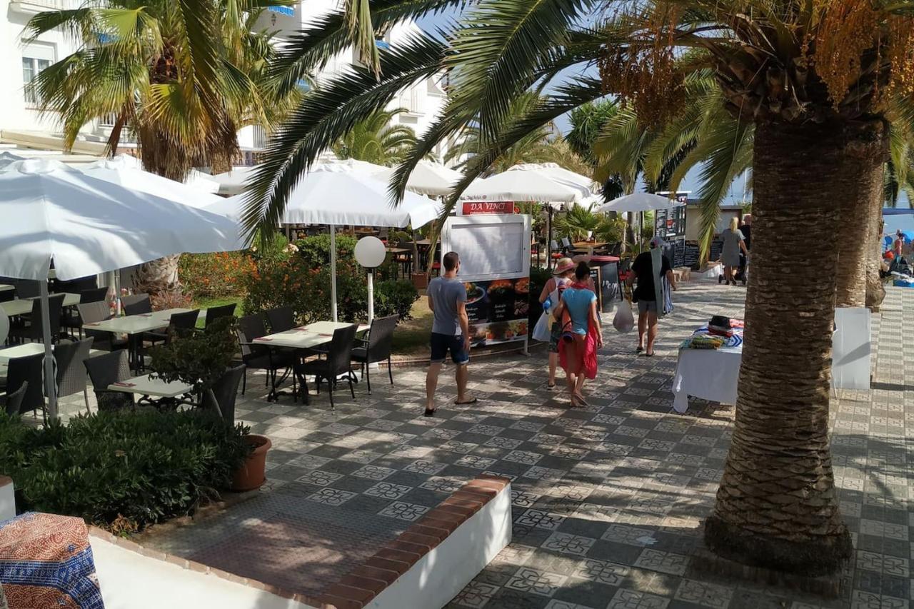 Nerja Gaviota Holidays Piscina Y Playa Luaran gambar